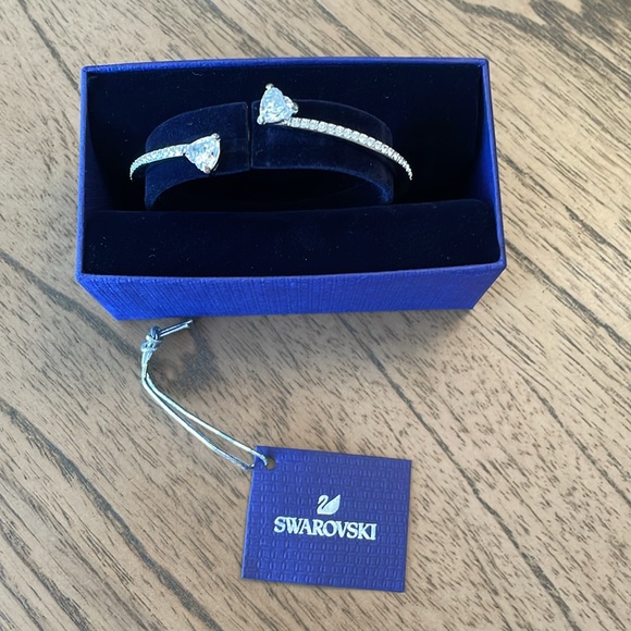 Swarovski Mesmera Attract Bangle - Picture 5 of 9